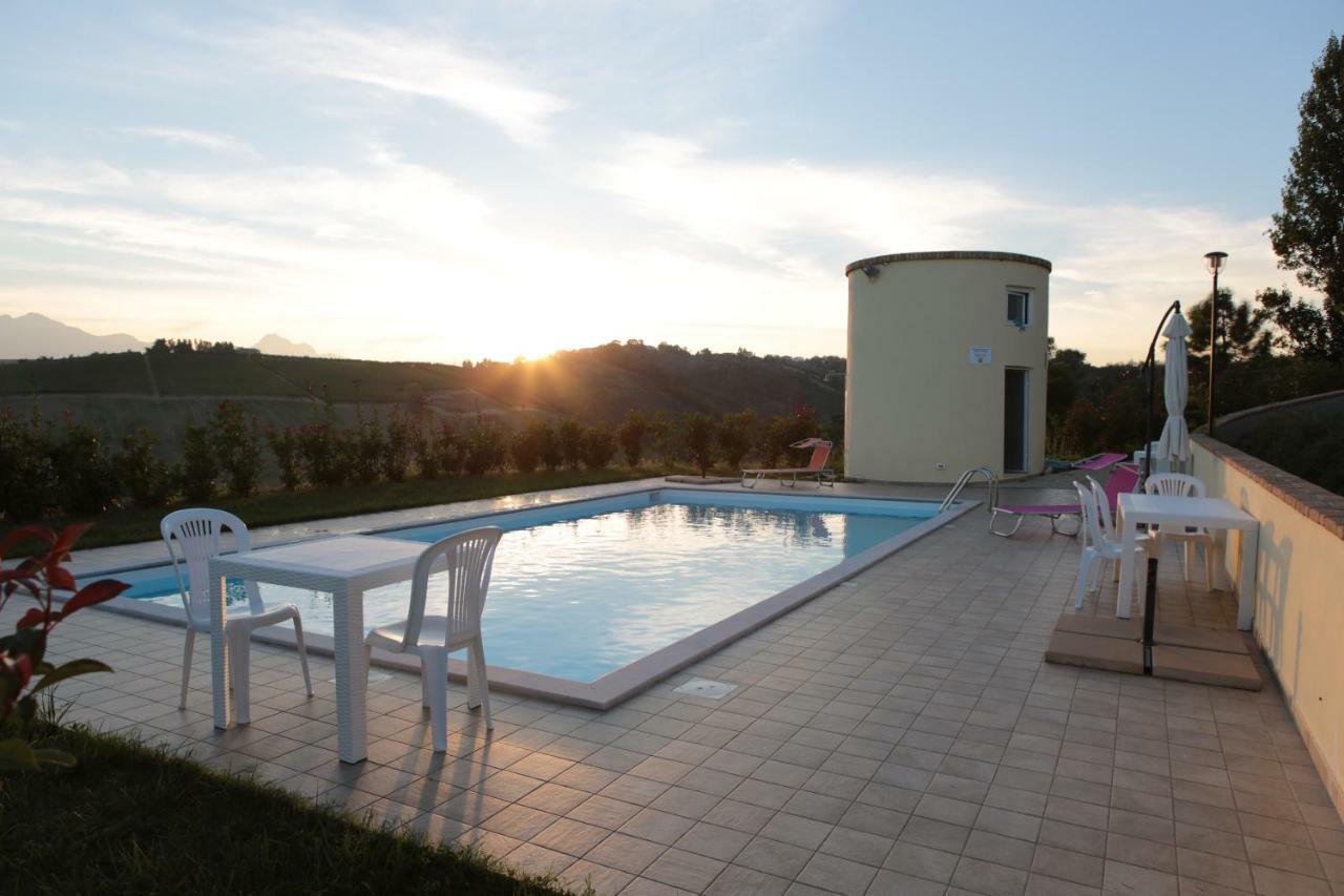 Agriturismo Terra Dei Falchi Castilenti Exteriör bild