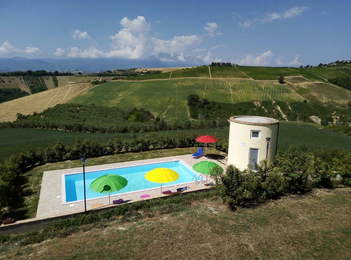 Agriturismo Terra Dei Falchi Castilenti Exteriör bild